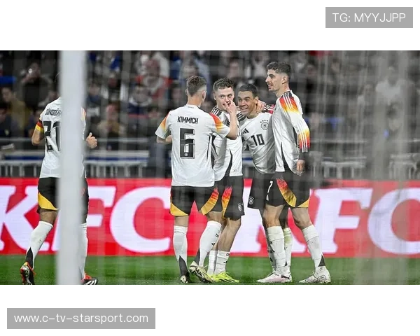 “伊万·戈梅斯的全能防守与精准传球，助力美洲狮队稳步推进世界橄榄球舞台”