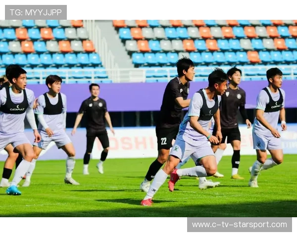 联赛季前热身赛吸引强队参加 观赛价值提升,赛前场内热身时间 联赛季前热身赛吸引强队参加 观赛价值提升,赛前场内热身时间